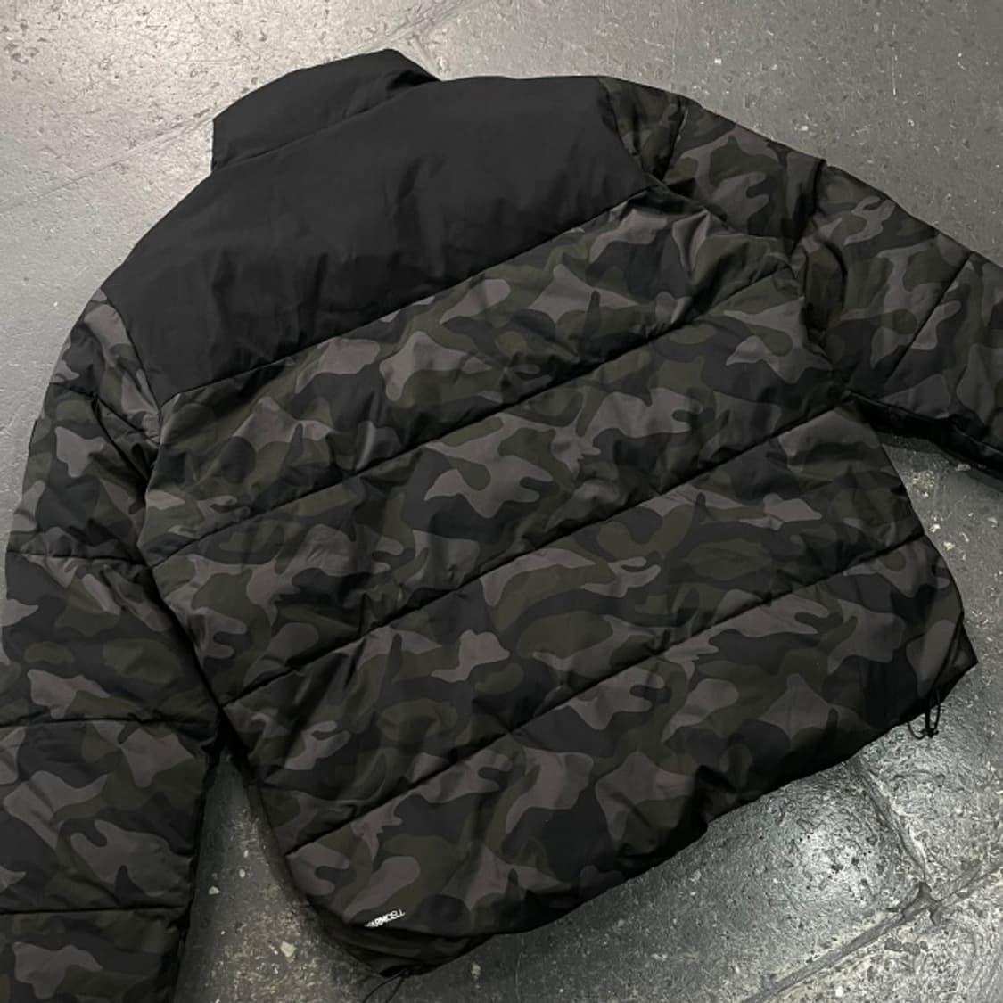 100 푸마 밀리터리 카모 패딩  상품이미지6