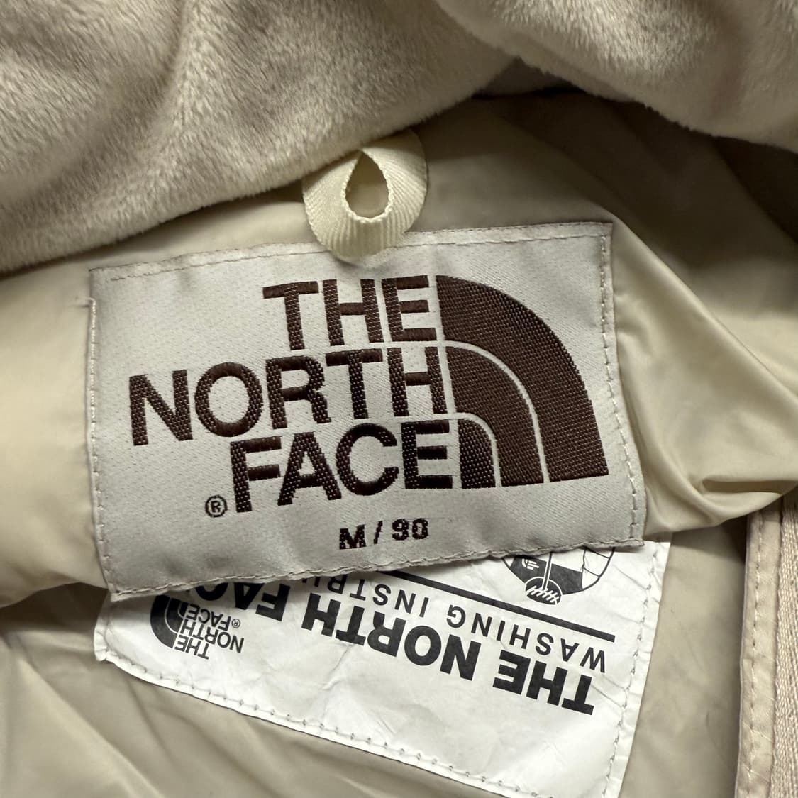 노스페이스 눕시 아이보리 숏패딩 상품이미지5