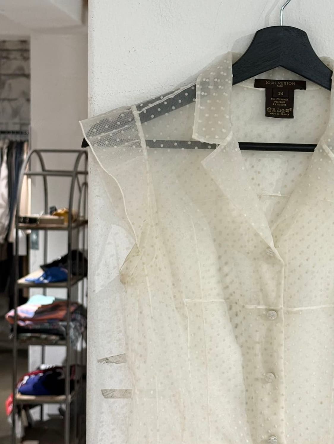 루이비통 아이보리 쉬어 도트 슬리브리스 셔츠 탑 상품이미지2