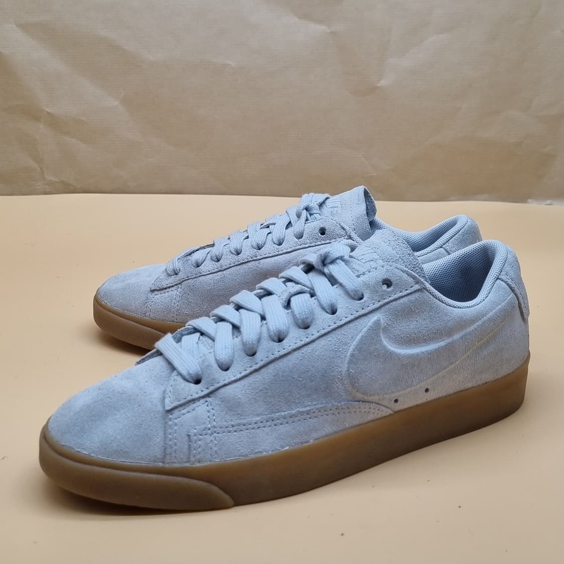 나이키 블레이저 로우 여성스니커즈240. 상품이미지1