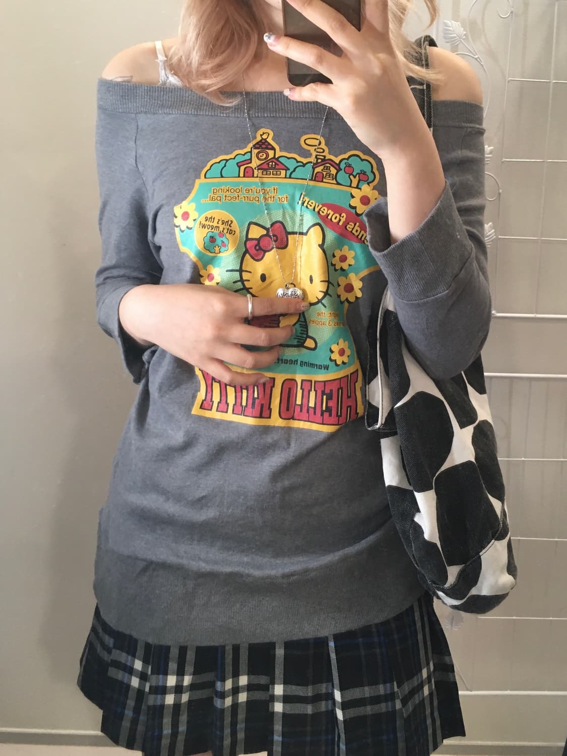 Hello kitty off shoulder printing sweats 상품이미지3