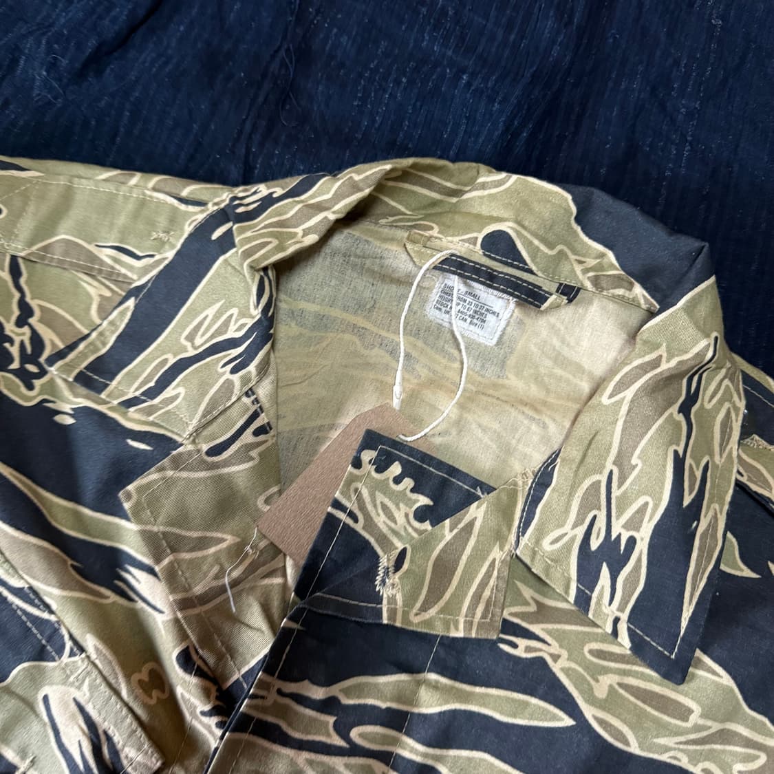 60‘s U.S Army (복각) 타이거 카모 컴뱃 자켓 S/S 상품이미지2