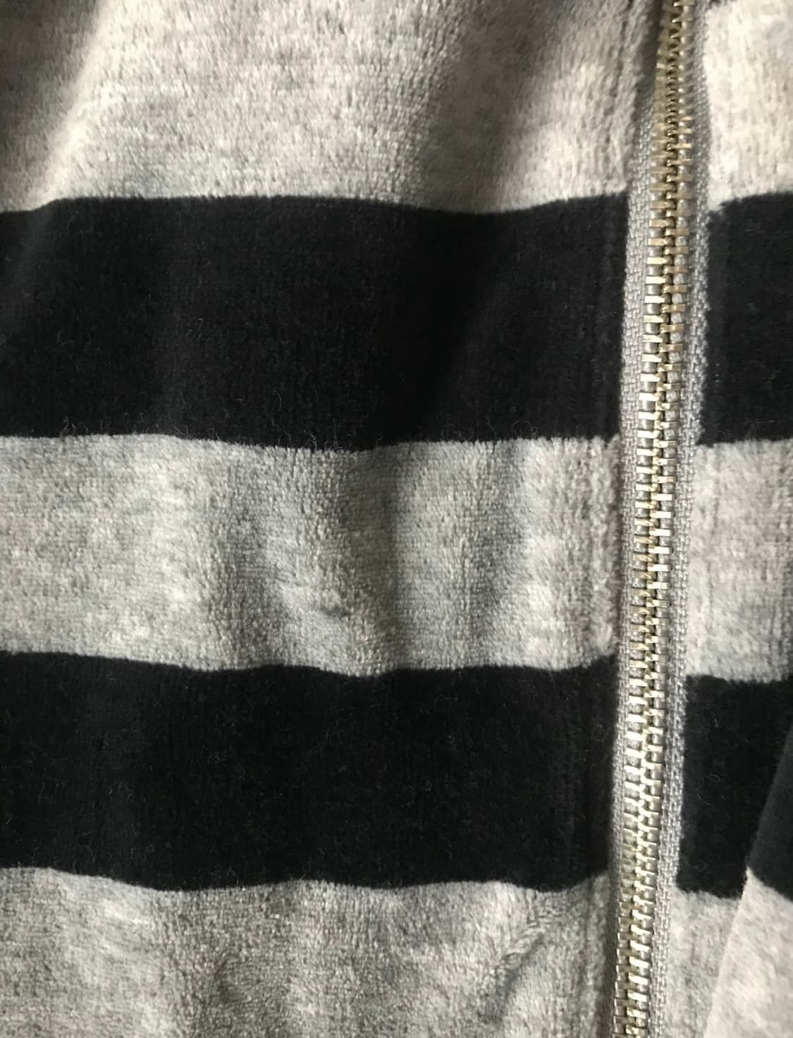 나이키 하이넥 스트라이프 벨벳 집업 상품이미지4