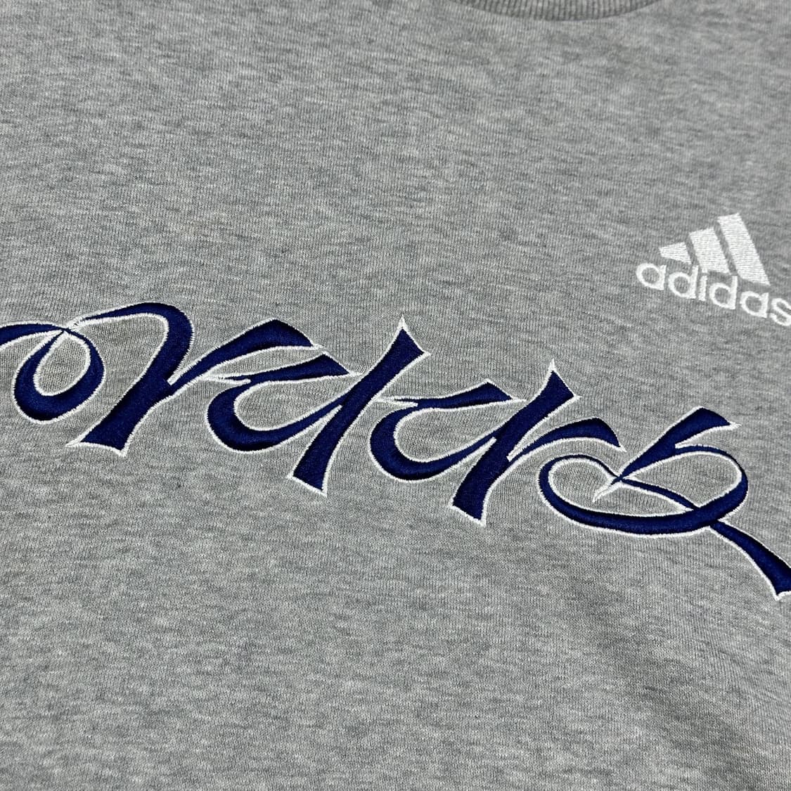 아디다스 레터링 그레이 크루넥 맨투맨 (M) 상품이미지3