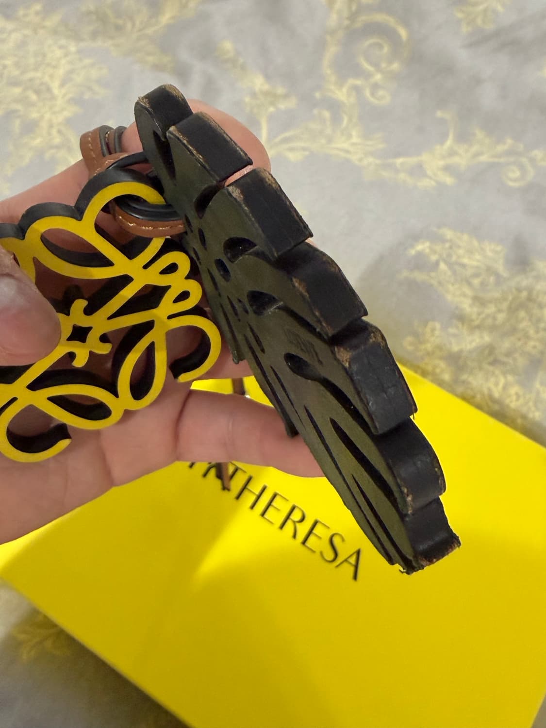 로에베 아나그램 키링 백참 상품이미지2