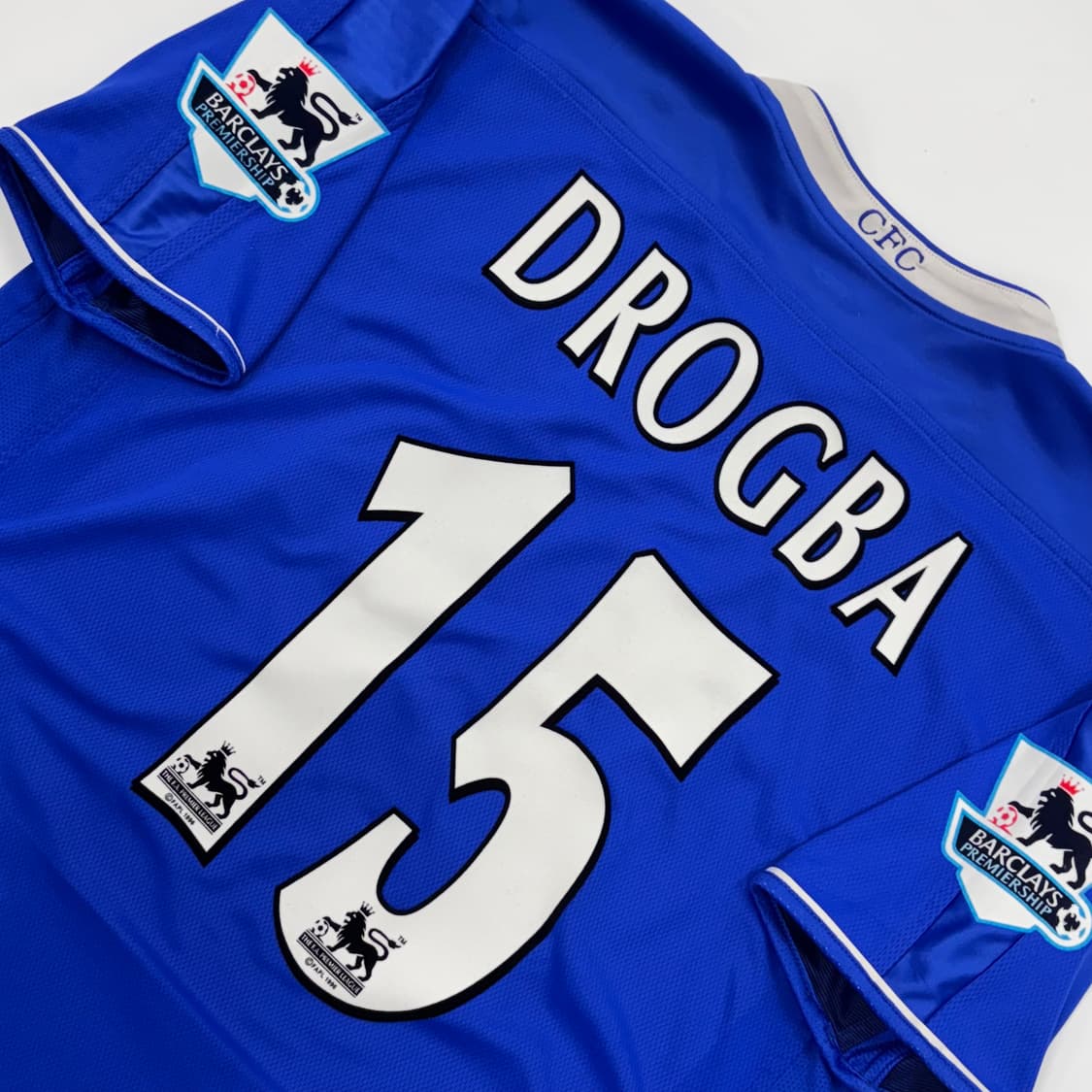 엄브로 첼시 03 05 홈 드록바 유니폼 상품이미지4