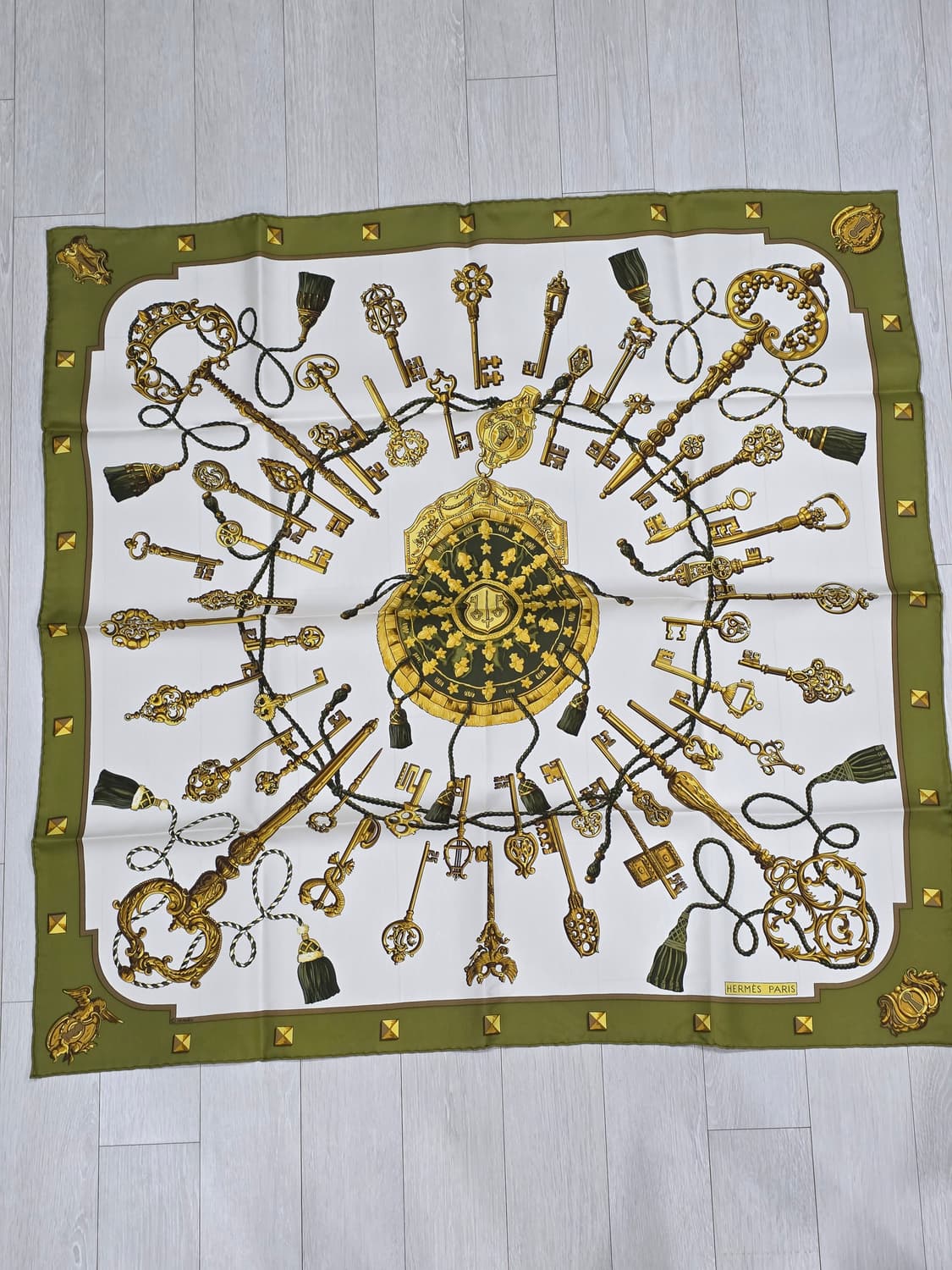 에르메스 까레 90 카키  상품이미지2