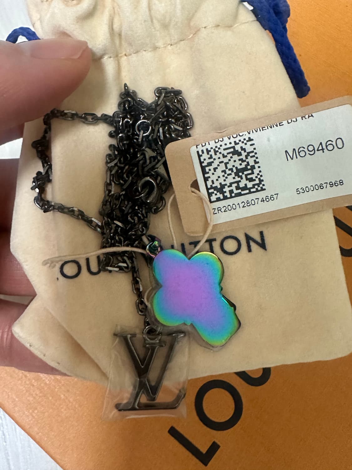 [OS] 루이비통 비비엔 사운드 프리즘 목걸이 상품이미지4