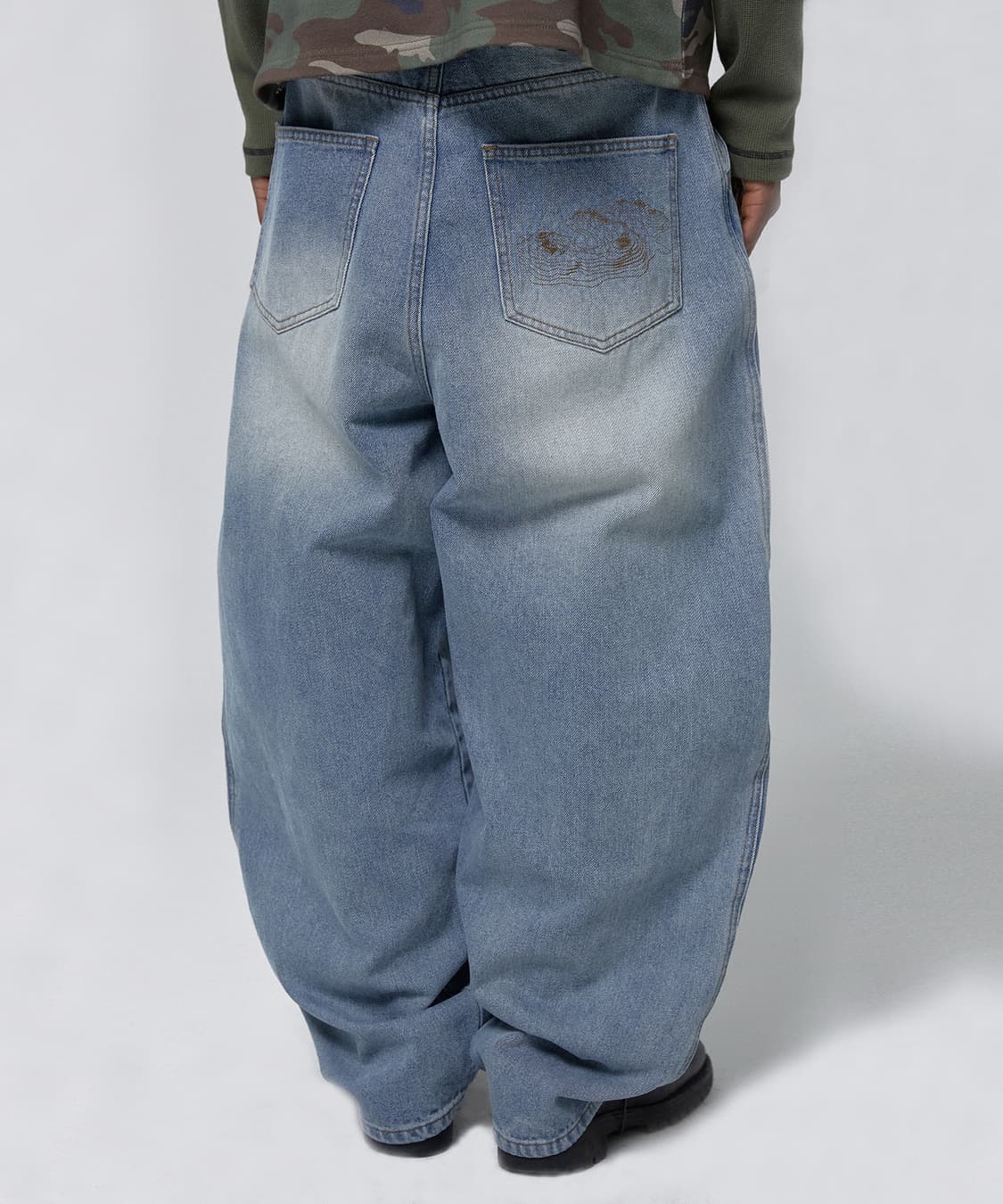 [Suade]Contour pocket demin (Light blue) 상품이미지1