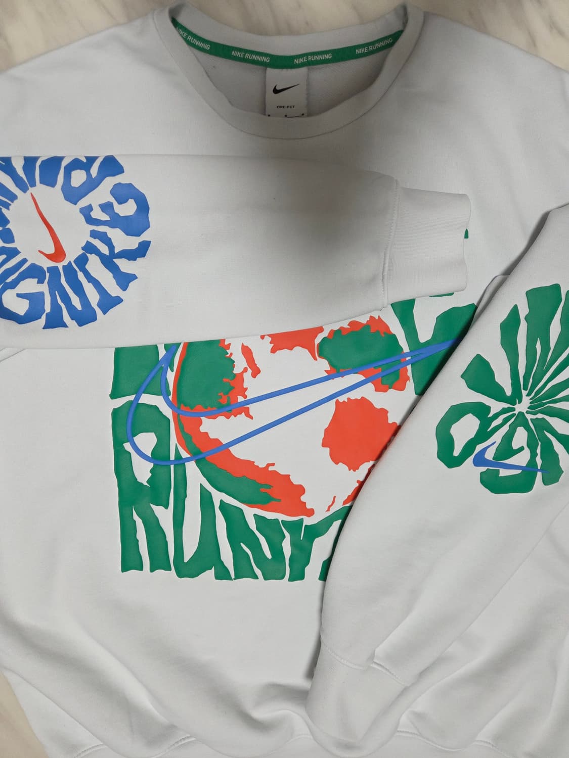 나이키 러닝 크루 맨투맨 상품이미지3