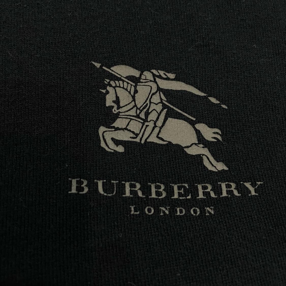 버버리 반집업 카라 맨투맨 상품이미지3