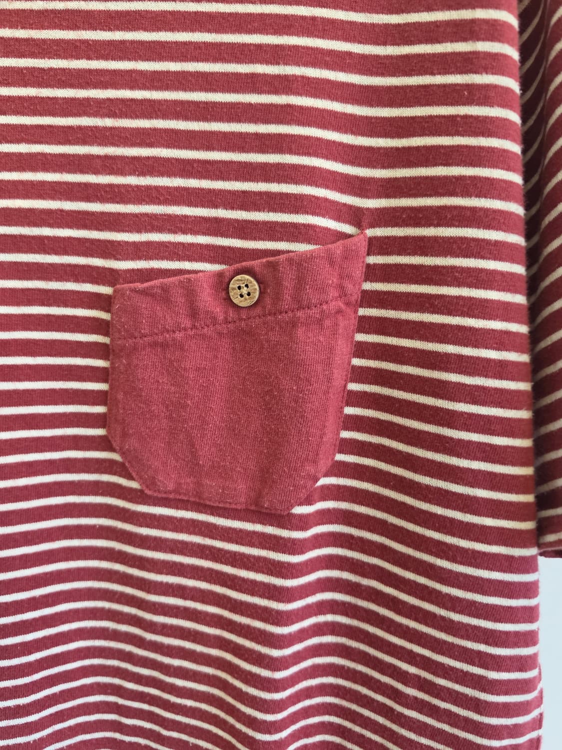 나이젤 카본 스트라이프 포켓 티 상품이미지2