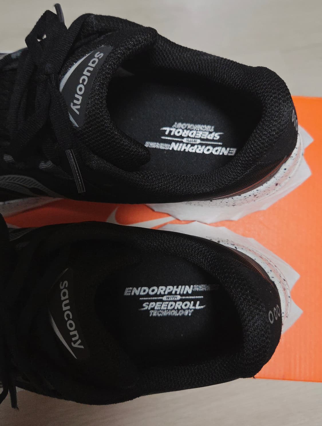 써코니 엔돌핀 스피드 4 블랙 상품이미지5