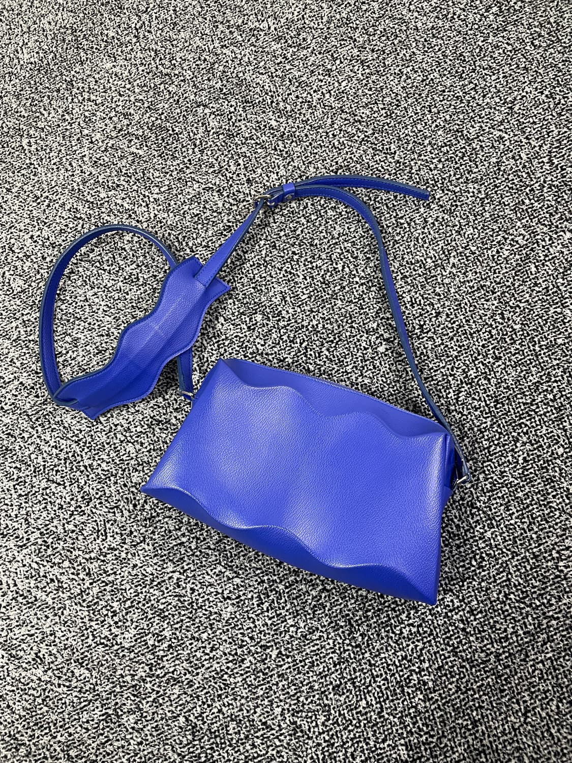 빈티지9. ISSEY MIYAKE 플리츠 플리즈 숄더백 크로스백 블루 상품이미지1