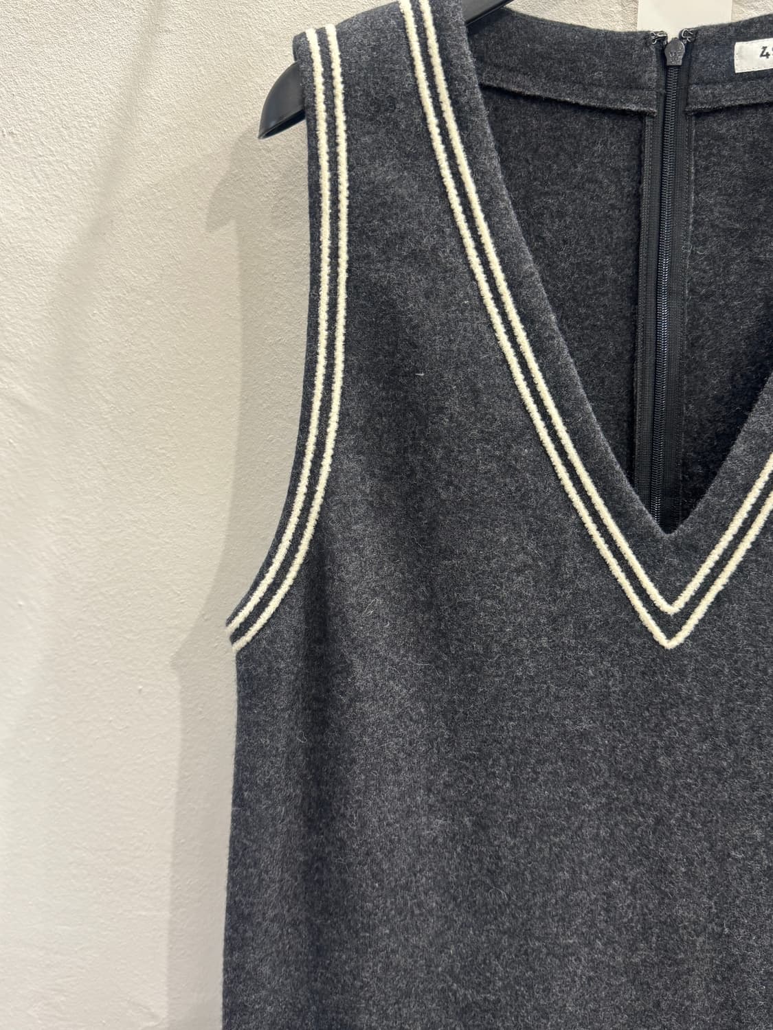 vintage V파이핑 미니멀 원피스 상품이미지4