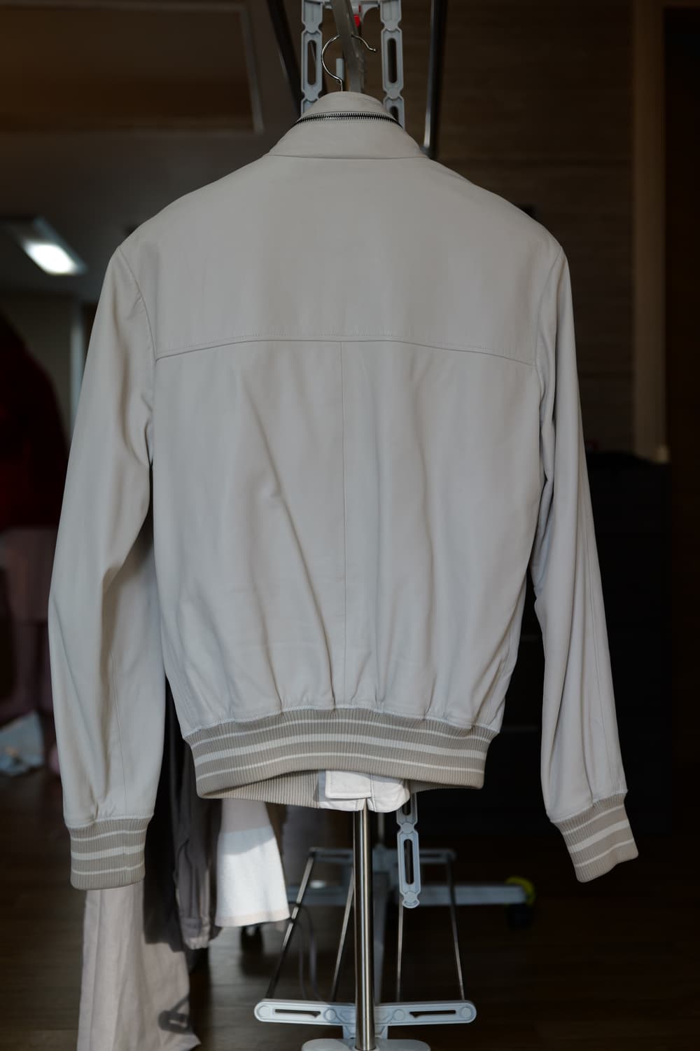 보테가베네타 램스킨 가죽 자켓 48 클라우드 화이트 상품이미지5