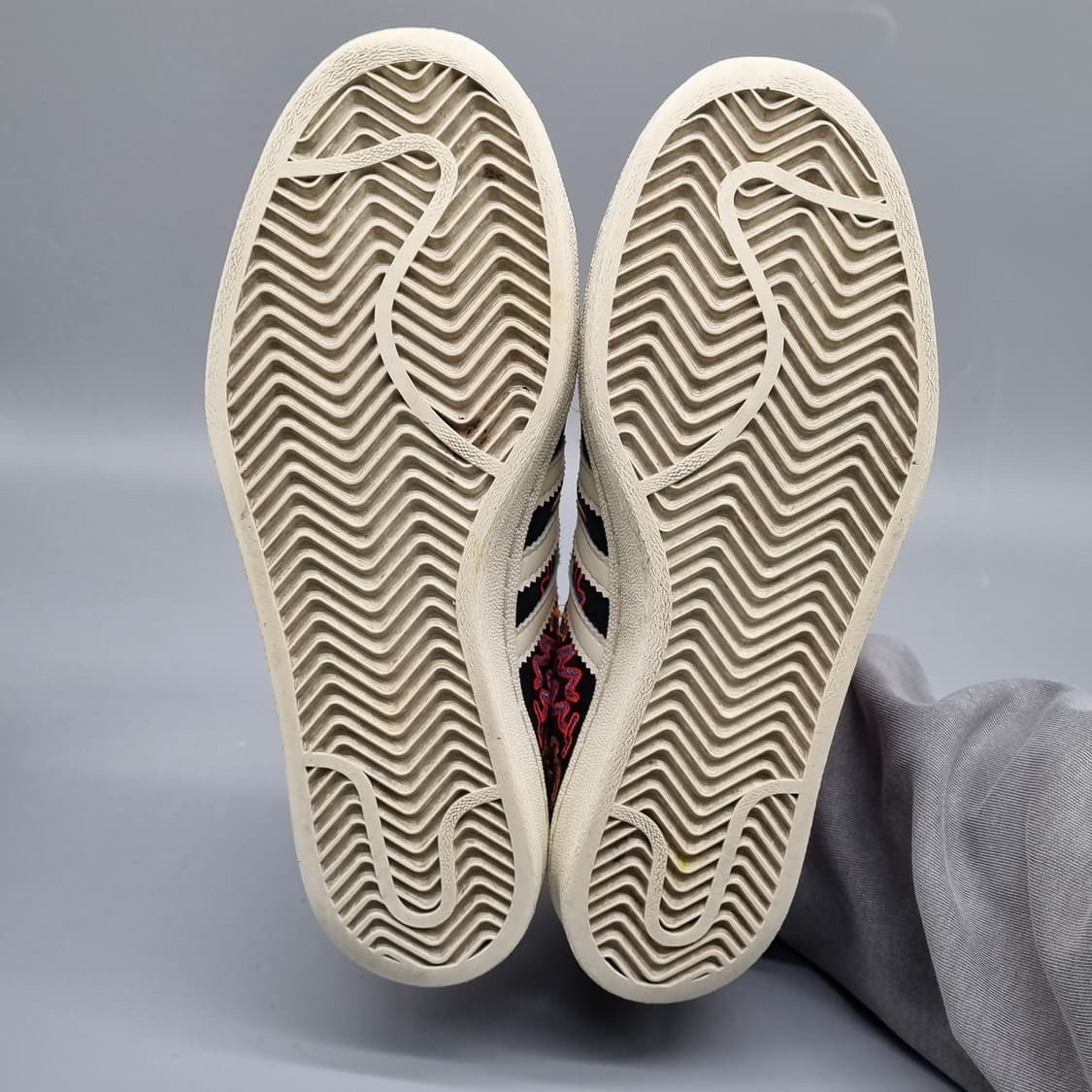 아디다스 캠퍼스80s 프라이드 스니커즈240 상품이미지3