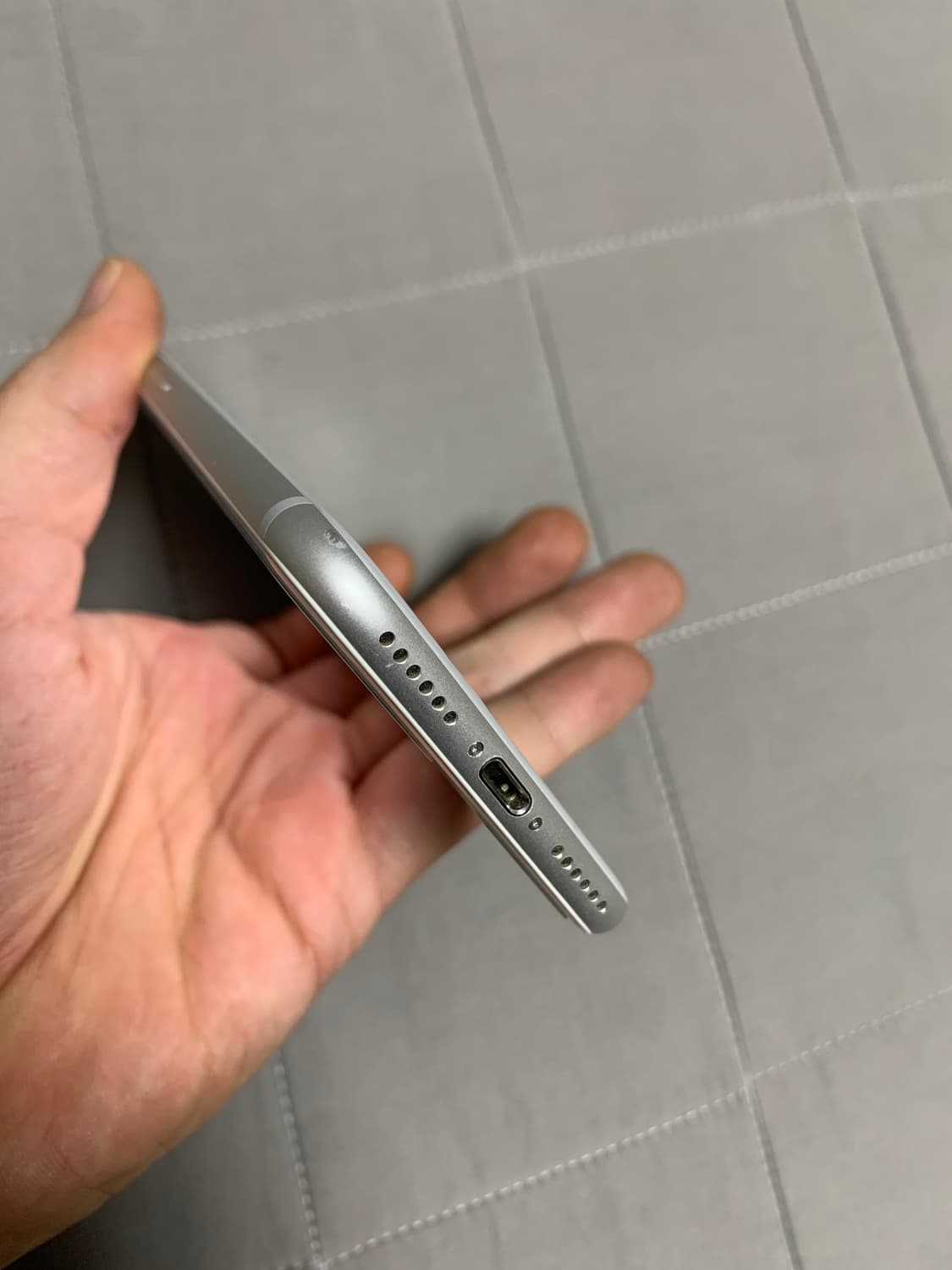 아이폰8 실버 64기가 상품이미지4