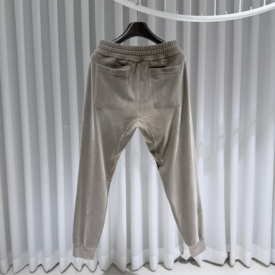 (A+/48) / 톰포드 코튼밴딩 블렌드 벨루어 벨벳 스웨트팬츠 상품이미지4