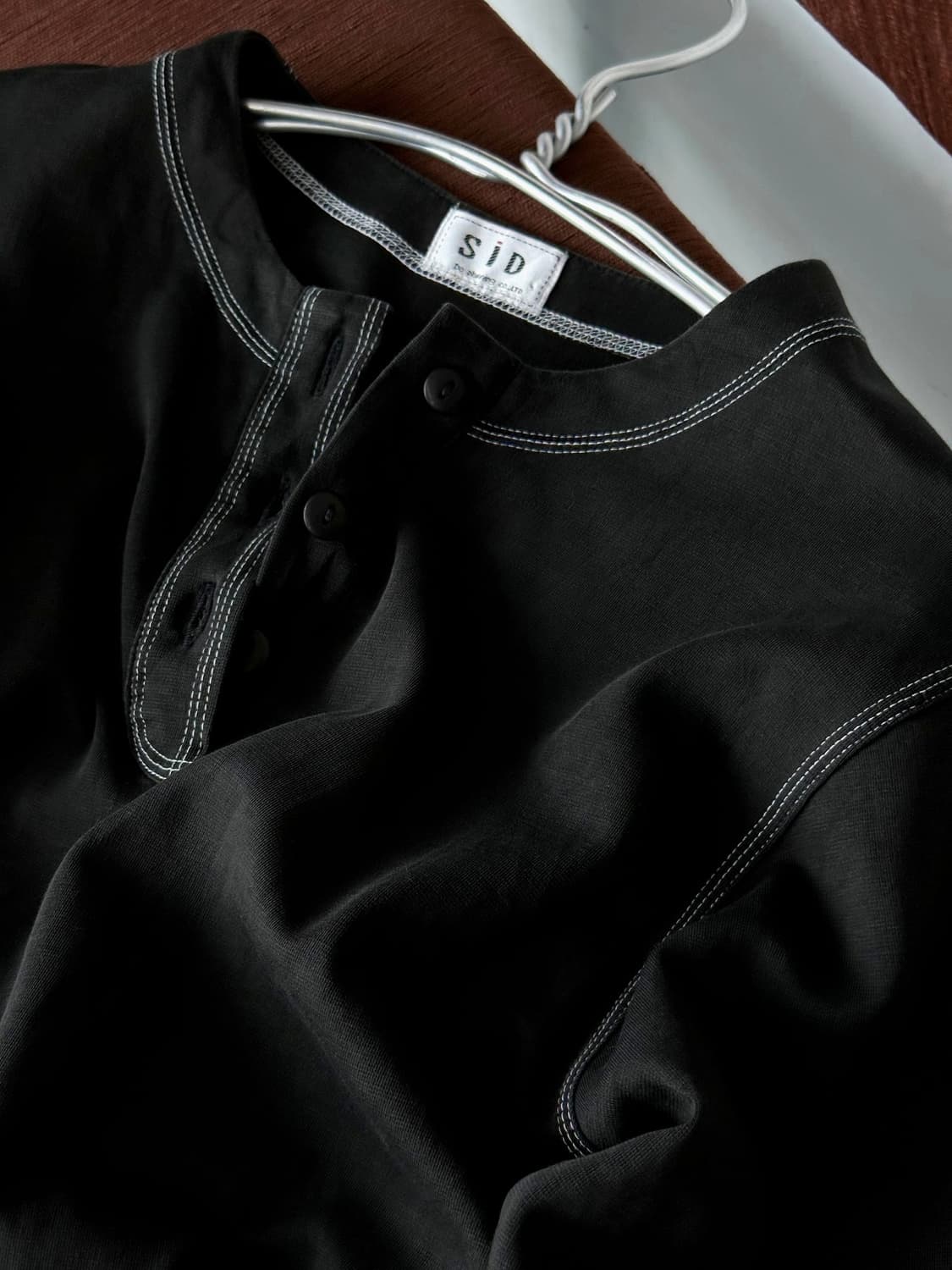 Design stitch button neck t-shirt 상품이미지2