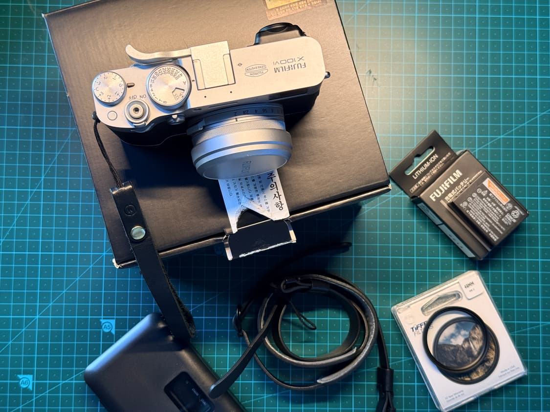 후지필름 X100VI 실버 + 고급 액세서리 풀세트 판매합니다 상품이미지1