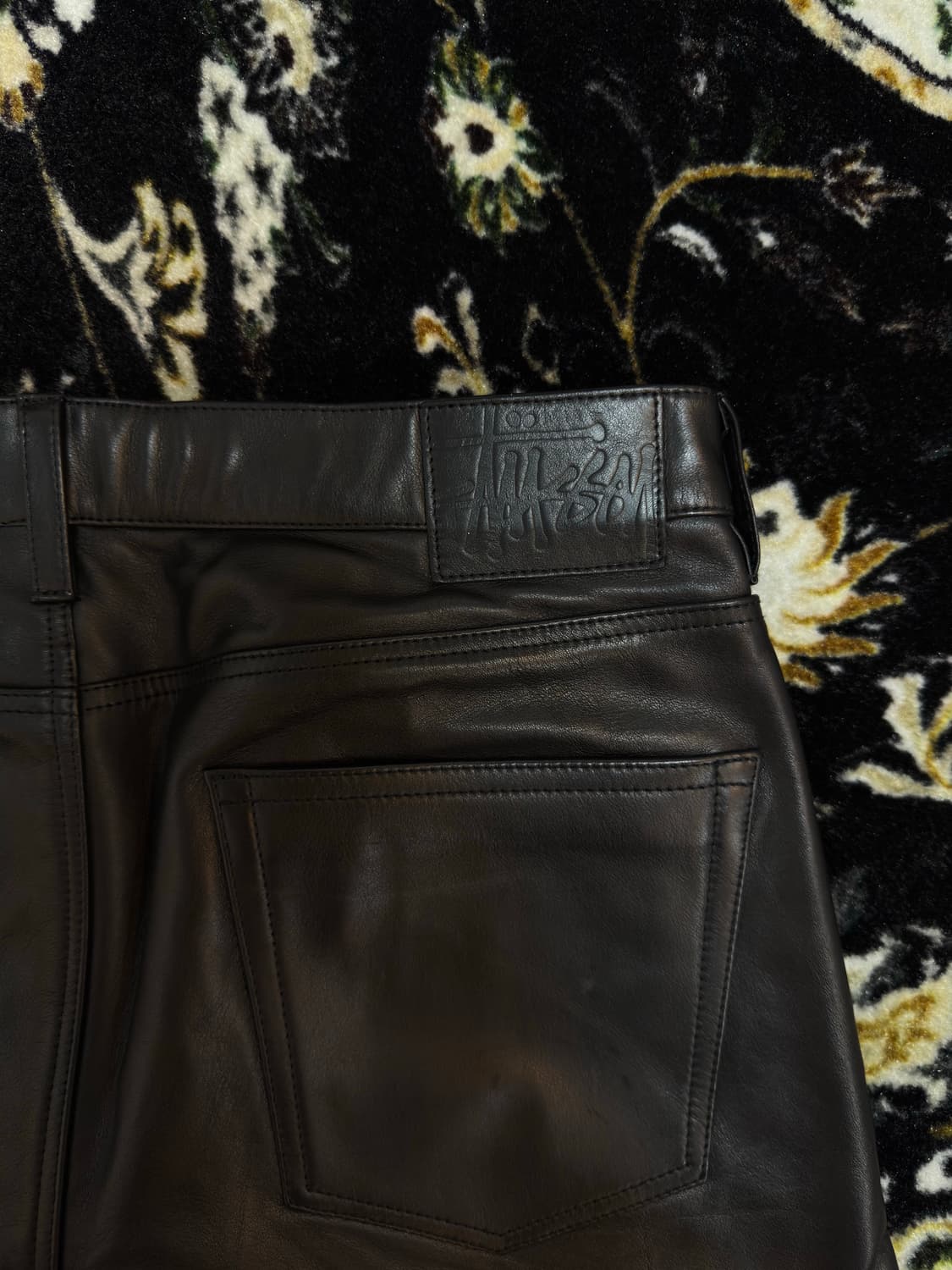 [32]스투시 레더 빅 올 쇼츠 블랙 상품이미지4