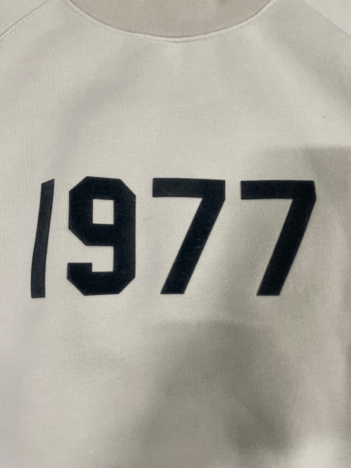 에센셜 1977 맨투맨 상품이미지4