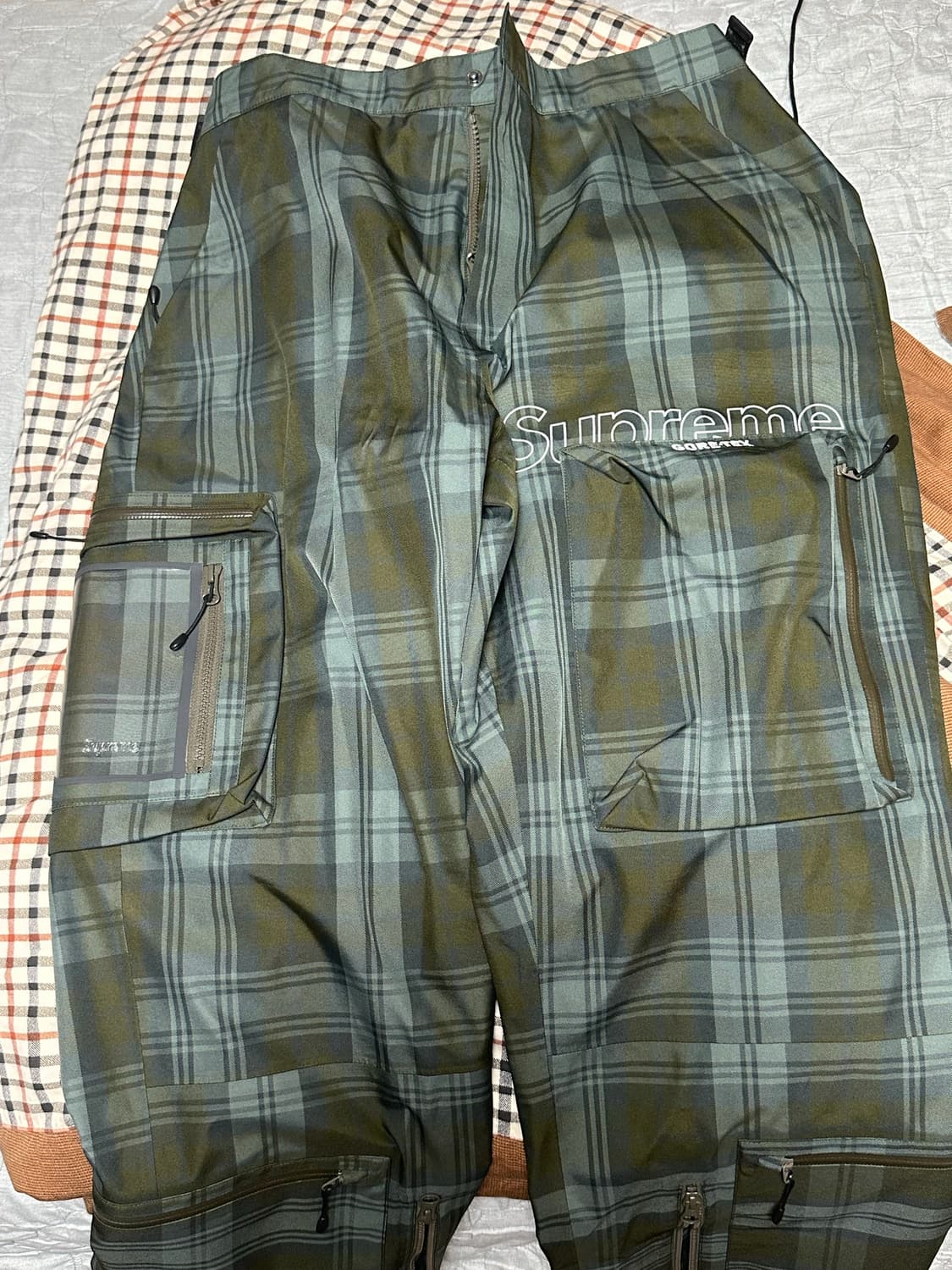 슈프림 21fw 고어텍스 바지 XL 상품이미지1