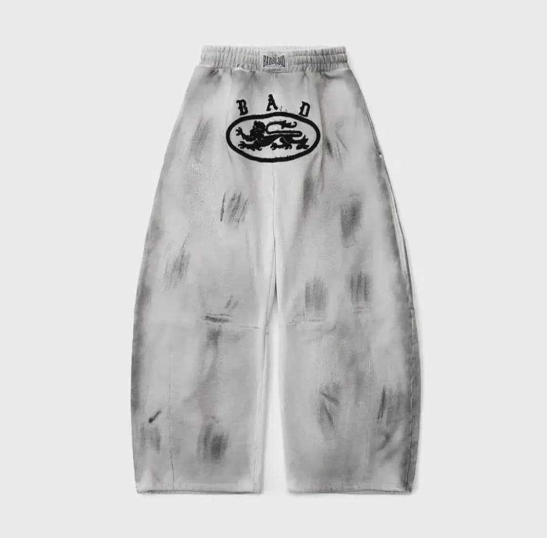 (새상품) 배드블러드 라이온패치 2way 커브드 조거팬츠 상품이미지1