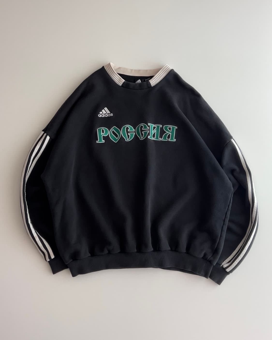 아디다스 x 고샤 루브친스키 오버핏 맨투맨  L 상품이미지1