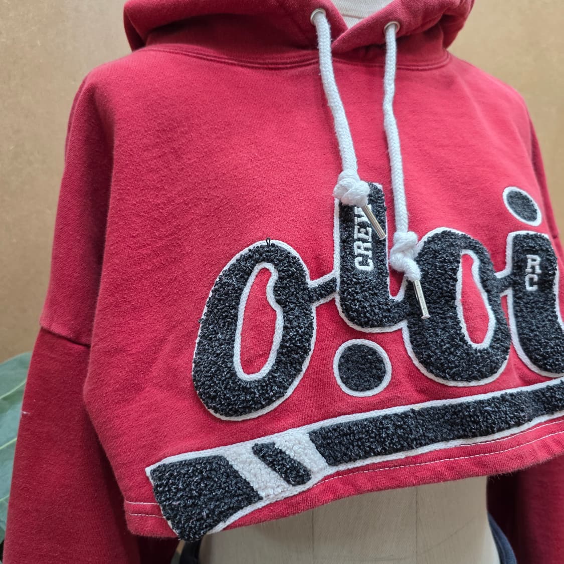 오아이오아이 언더붑 크롭탑 후드티 상품이미지3