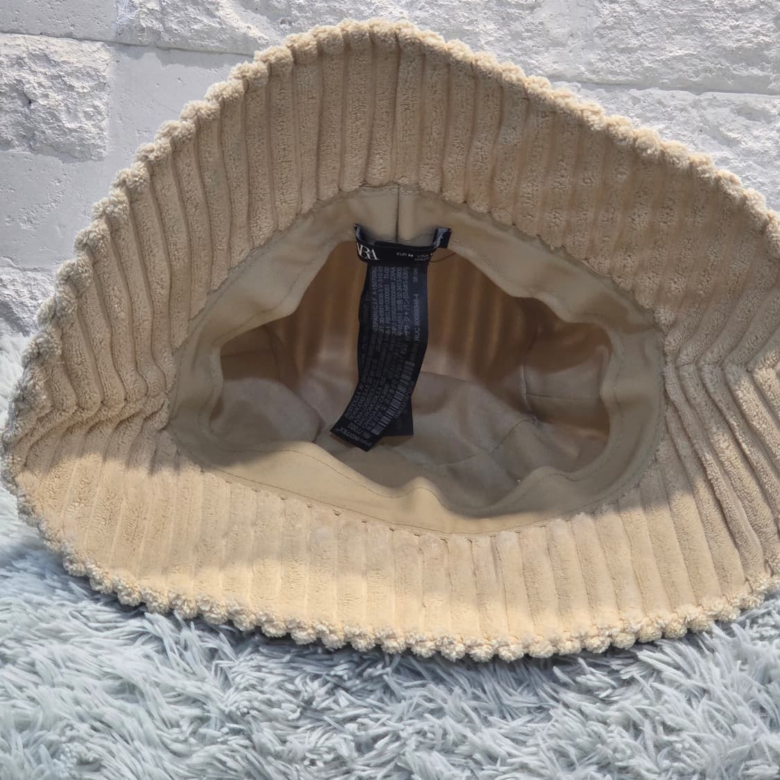 p9-1:자라(ZARA) 코듀로이 버킷햇 베이지 (58cm) 상품이미지6
