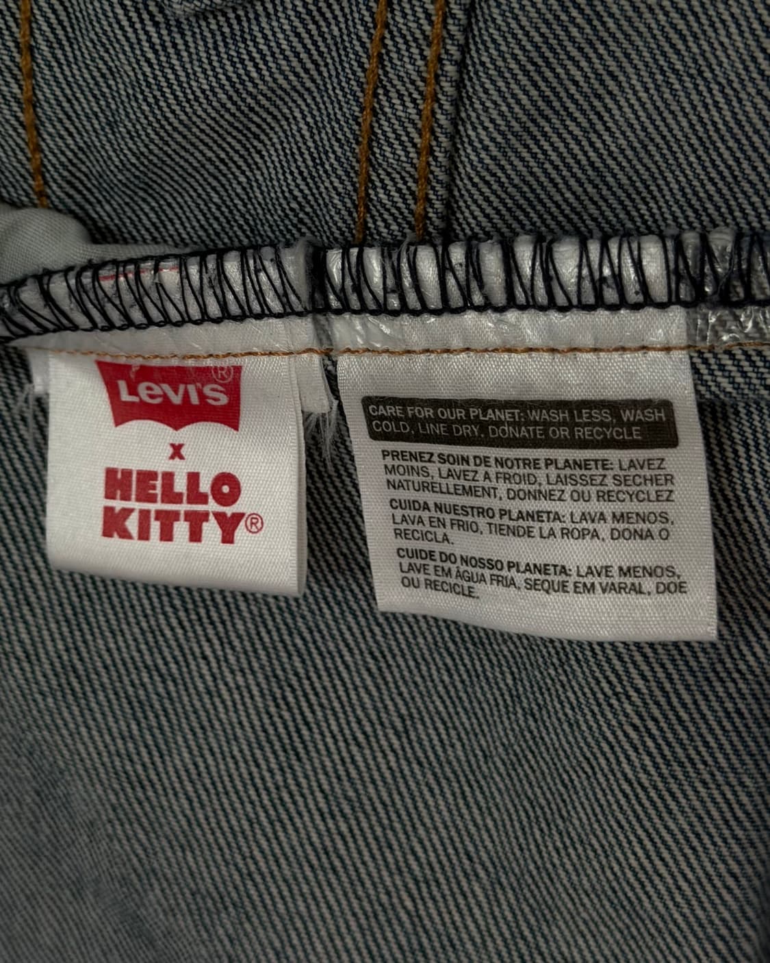 Levi’s 리바이스 x 헬로키티 콜라보 데님 트러커 자켓 상품이미지10