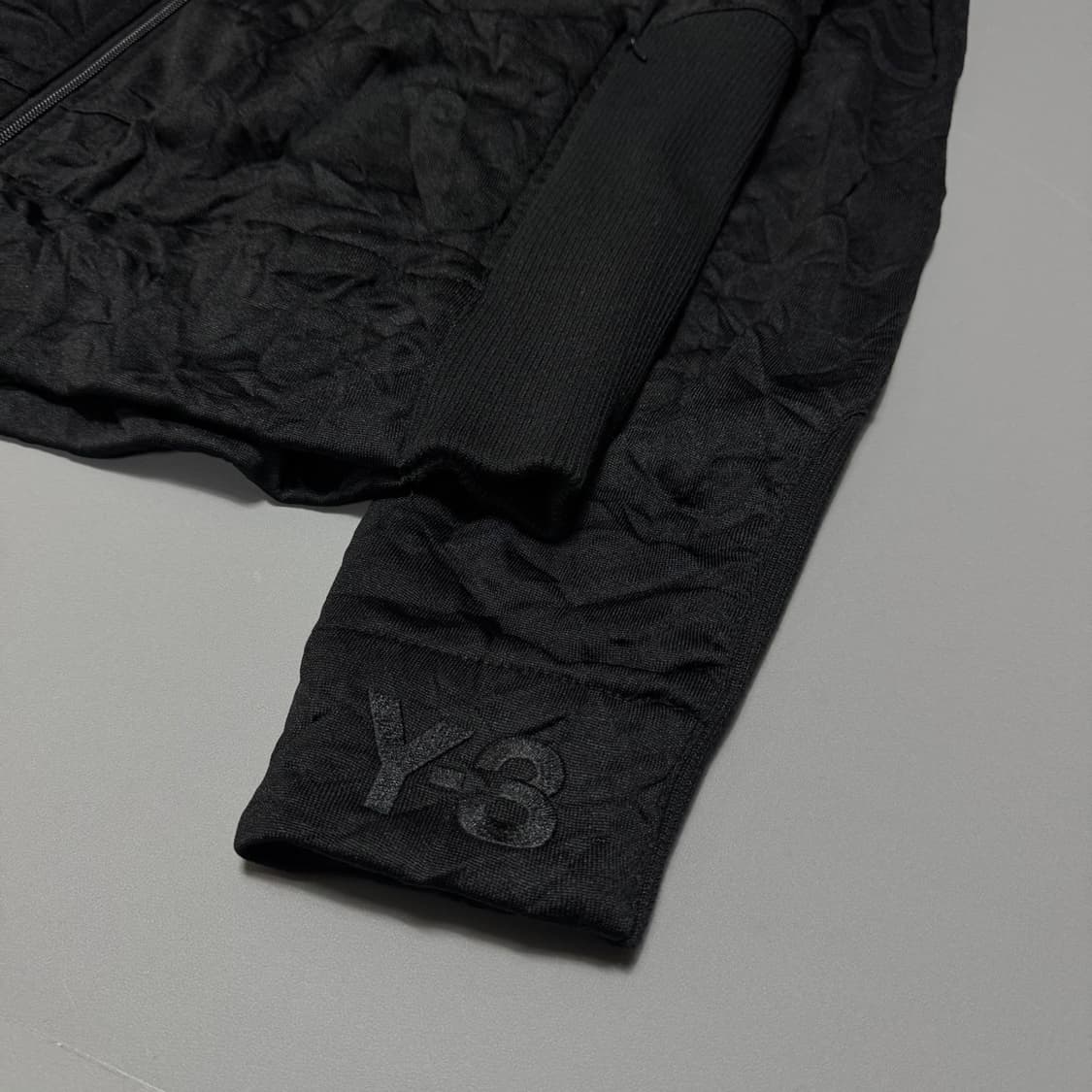 Y-3 블랙컬러 폴리에스터 혼방 하이넥 가공 링클 자켓 상품이미지6