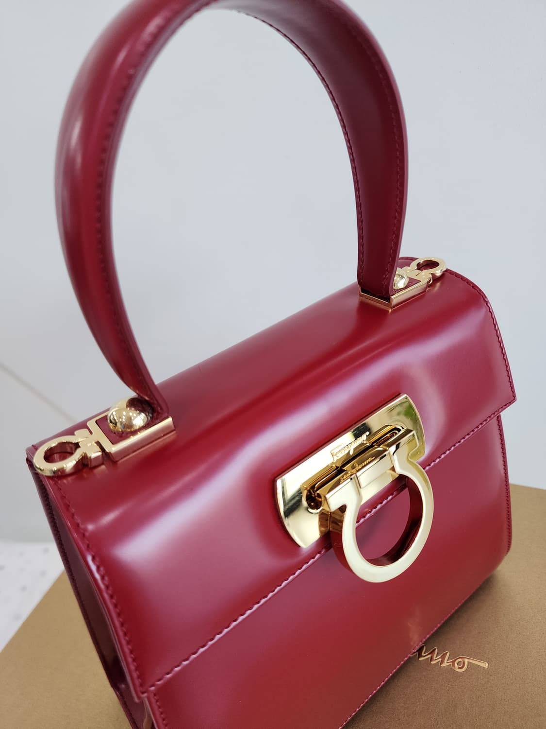 페라가모 탑핸들 켈리백(스몰) 상품이미지4