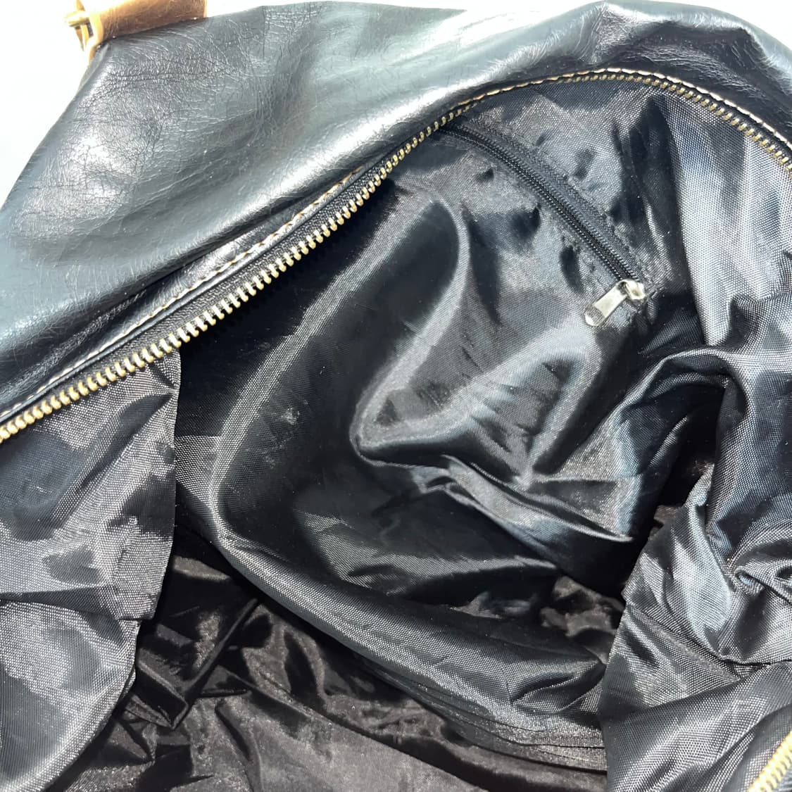 빈티지 블랙 버클 글로시 숄더백 상품이미지5