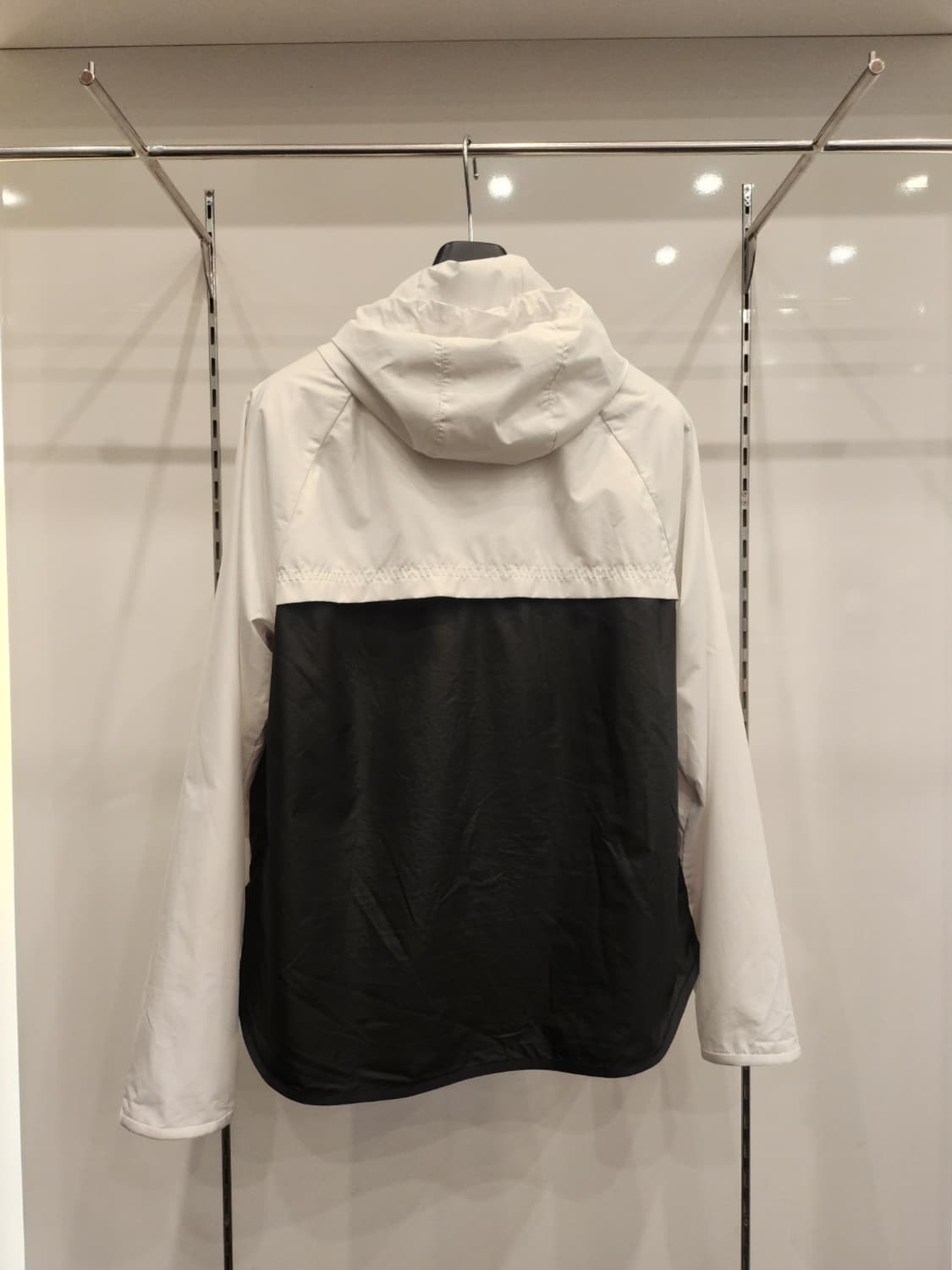 나이키 윈드러너 여성바람막이M(최상급) 상품이미지2