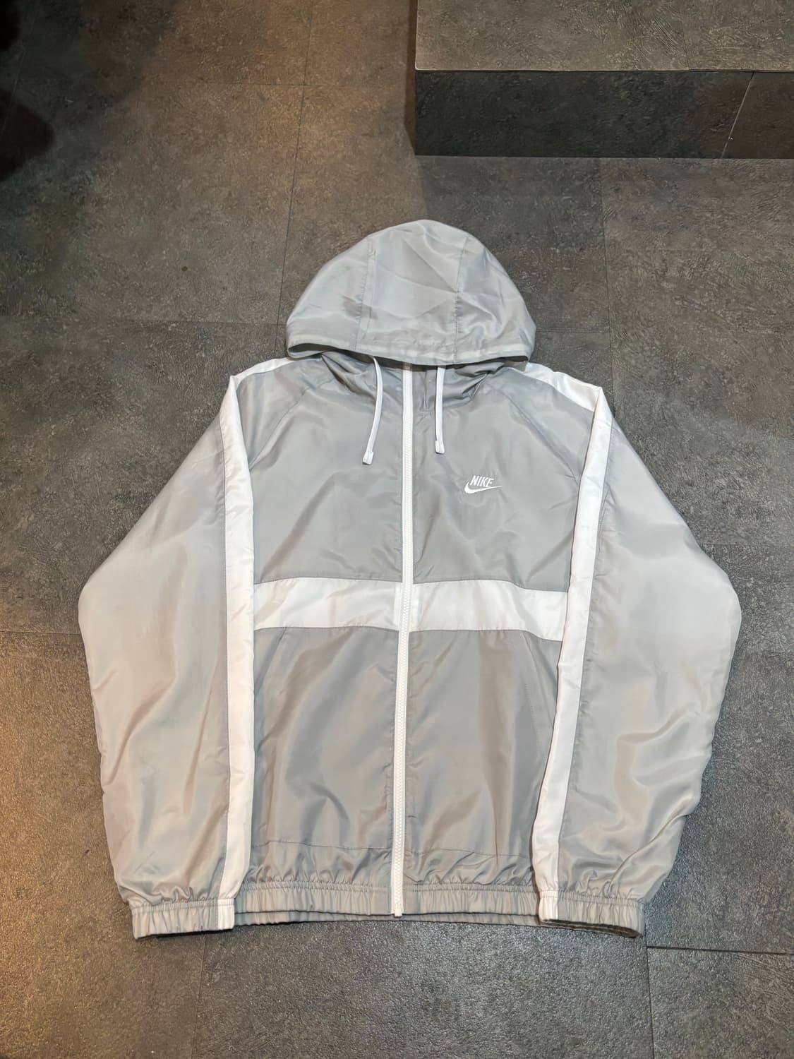 나이키  바람막이 자켓  상품이미지2