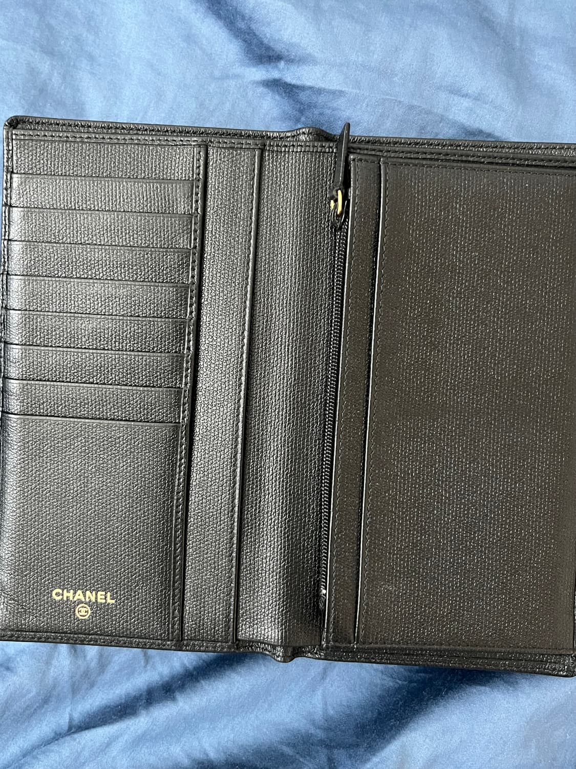 샤넬 빈티지 블랙 레더 클래식 반지갑 상품이미지4