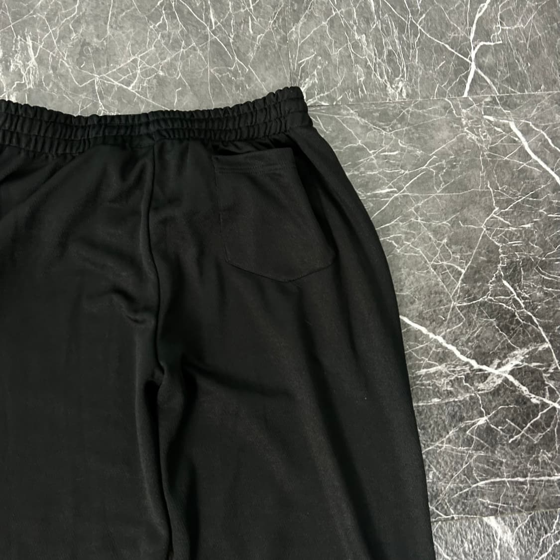 크로스 프린팅 블랙 와이드 트랙 팬츠 상품이미지8