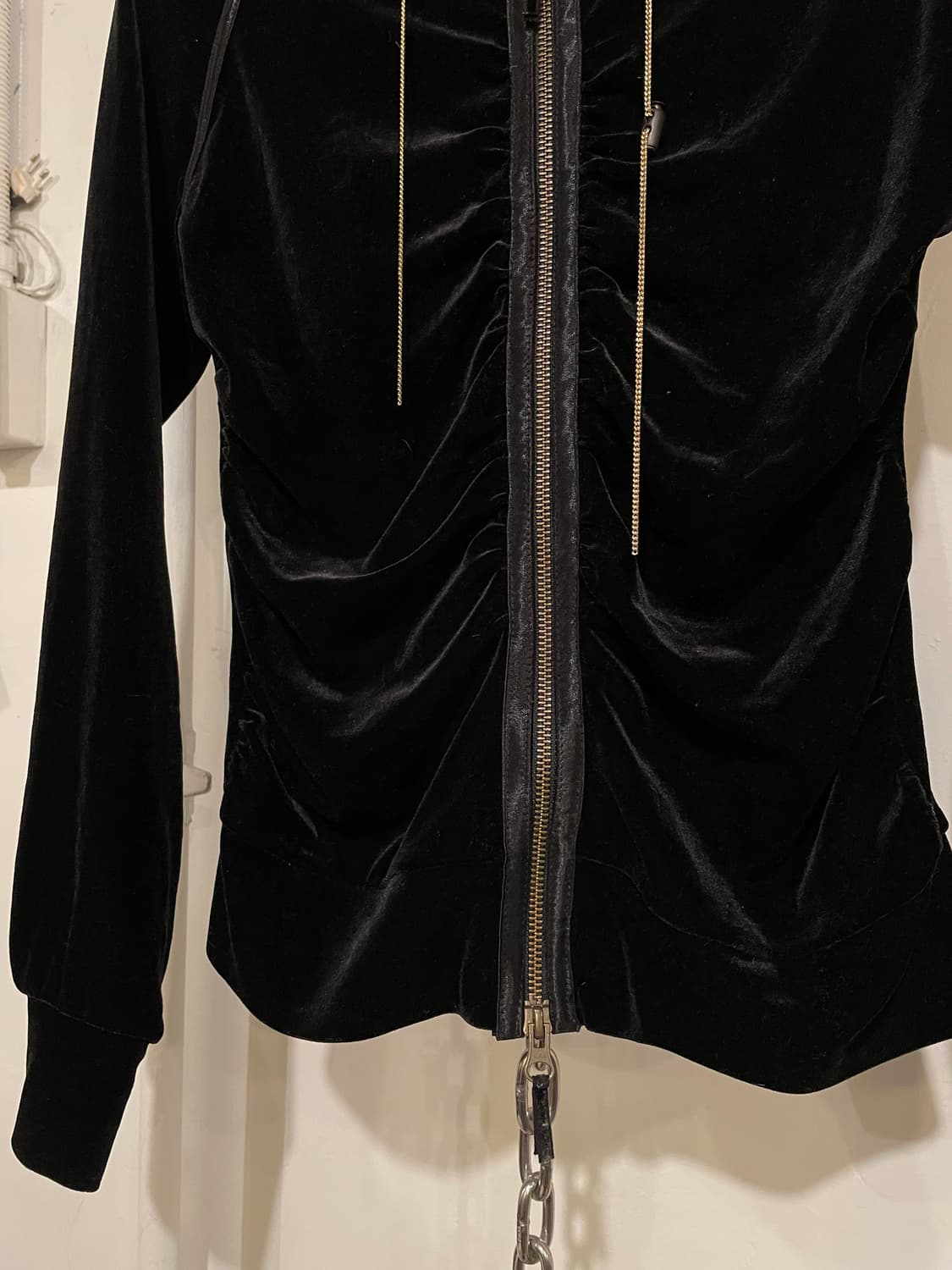 골드 체인 스트랩 벨벳 퍼 블랙 후드집업 y2k 펑크 갸루 상품이미지4