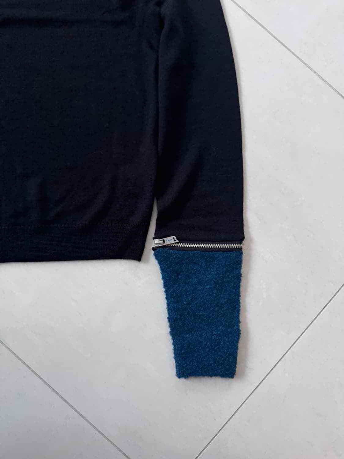 GLOVE V-NECK KNIT V넥 니트 상품이미지3