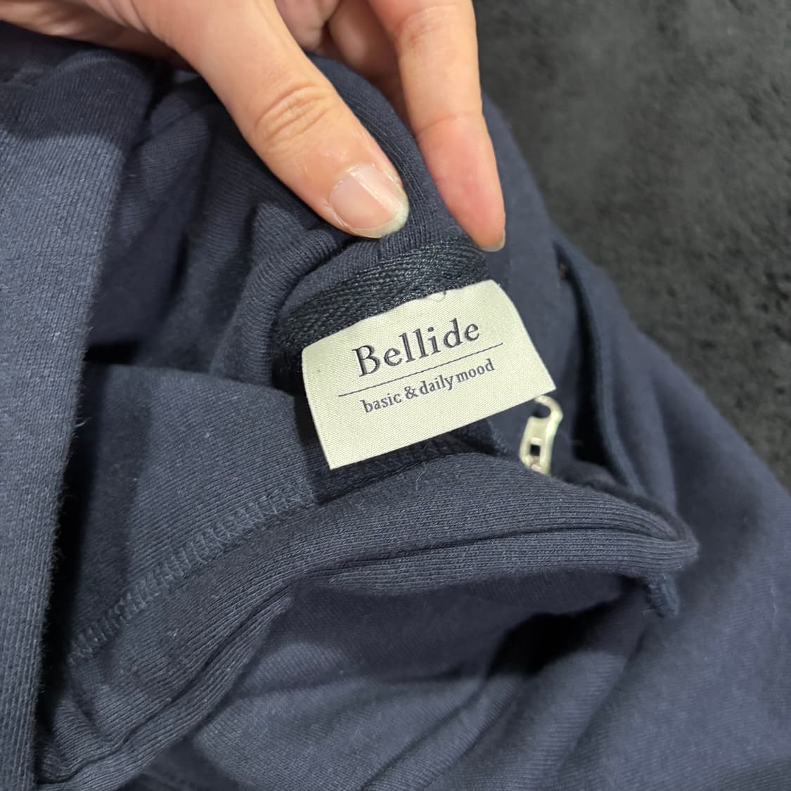 우먼FREE 벨리드 BELLIDE 네이비 투웨이 크롭 후드집업 상품이미지4