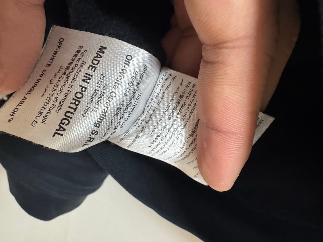 오프화이트 맨투맨 상품이미지3