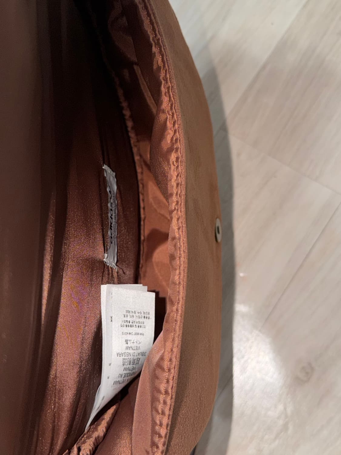 아디다스 트레포일 모노그램 자카드 스웨이드 사첼 백 상품이미지7