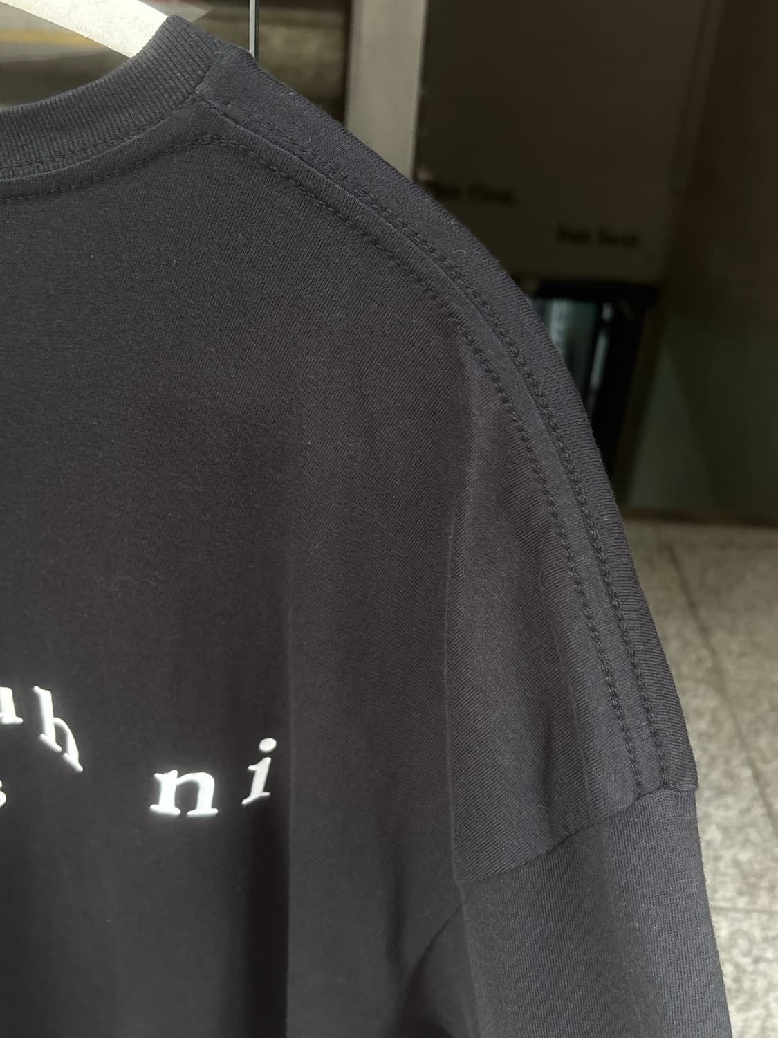 Ih nom uh nit Paris 세비지 반팔 티셔츠 상품이미지3