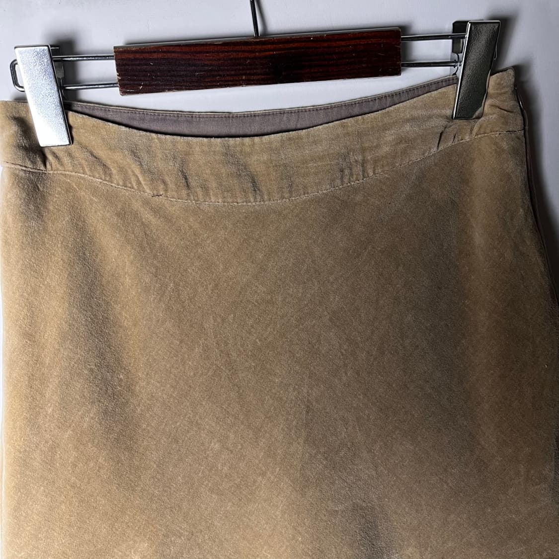 [LAURA ASHLEY] 로라애슐리 셔링라인 벨벳 롱스커트 상품이미지2