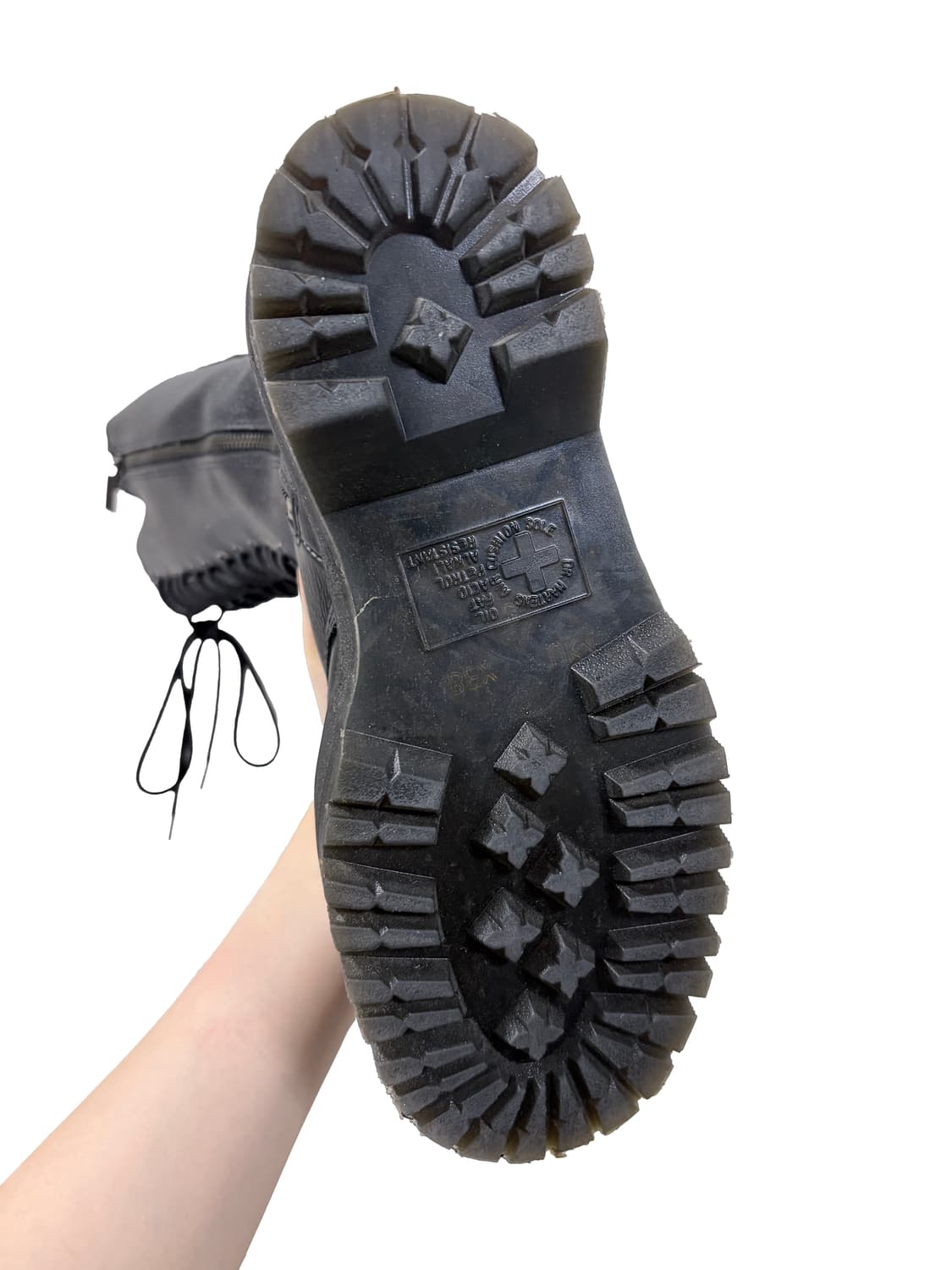닥터마틴 x 돌스킬(Dr. Martens x Dolls Kill) 20홀 상품이미지8
