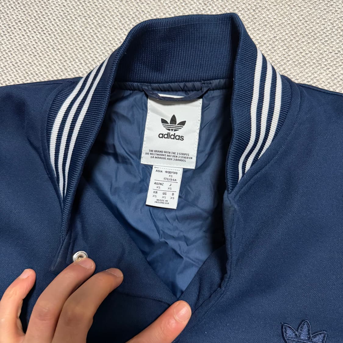 아디다스 빅로고 봄버 자켓 상품이미지4