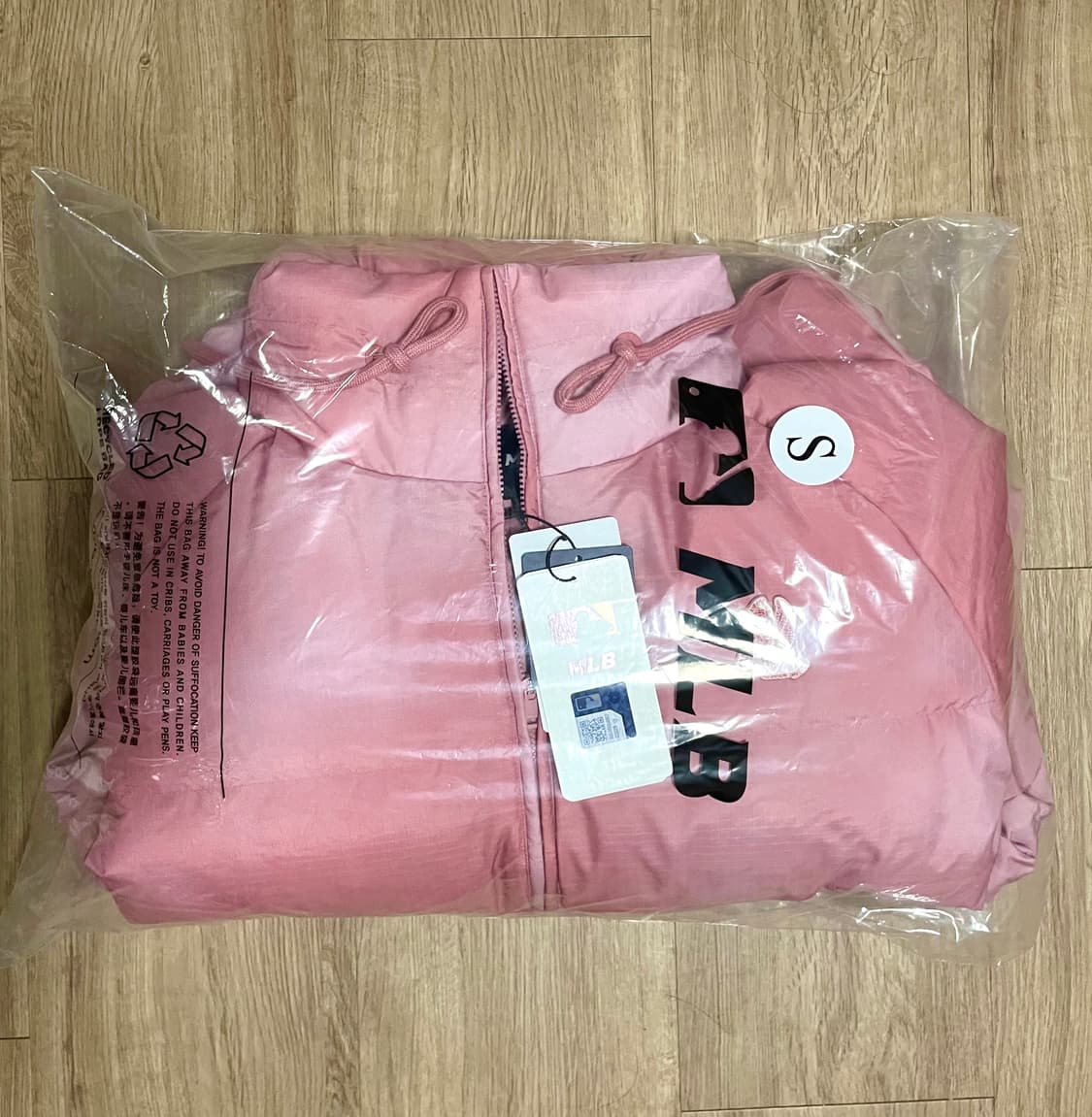 MLB 카리나 크롭 커브패딩 상품이미지2